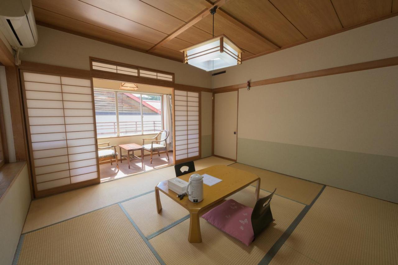 Hôtel Shibu Onsen Kadoya à Yamanouchi  Extérieur photo